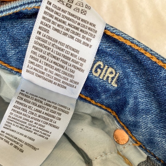 2/$40💜 CLOSET CLEAN OUT: American Eagle ripped boyfriend jeans - Picture 7 of 10